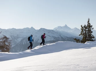 Escursione con racchette da neve e slittino al borgo di Colombire (mezza giornata)