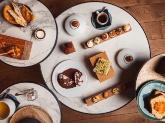 The Tea time by Franck Reynaud