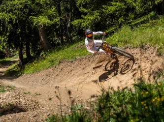 Lezioni di downhill in mountain bike