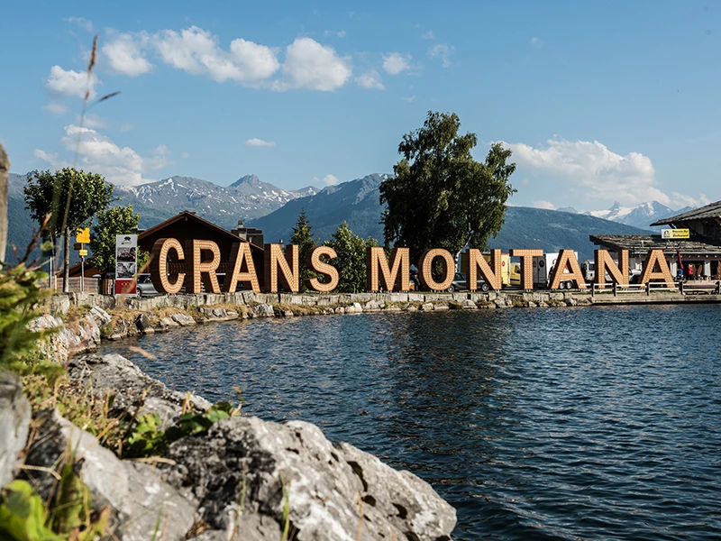 Lac Grenon grandes lettres Crans Montana