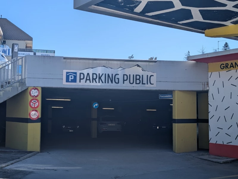 Entr&eacute;e Grand Garage