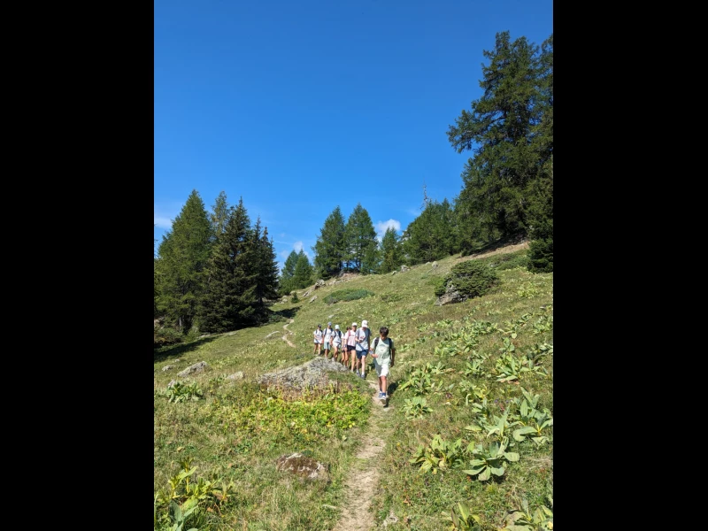hiking crans montana 