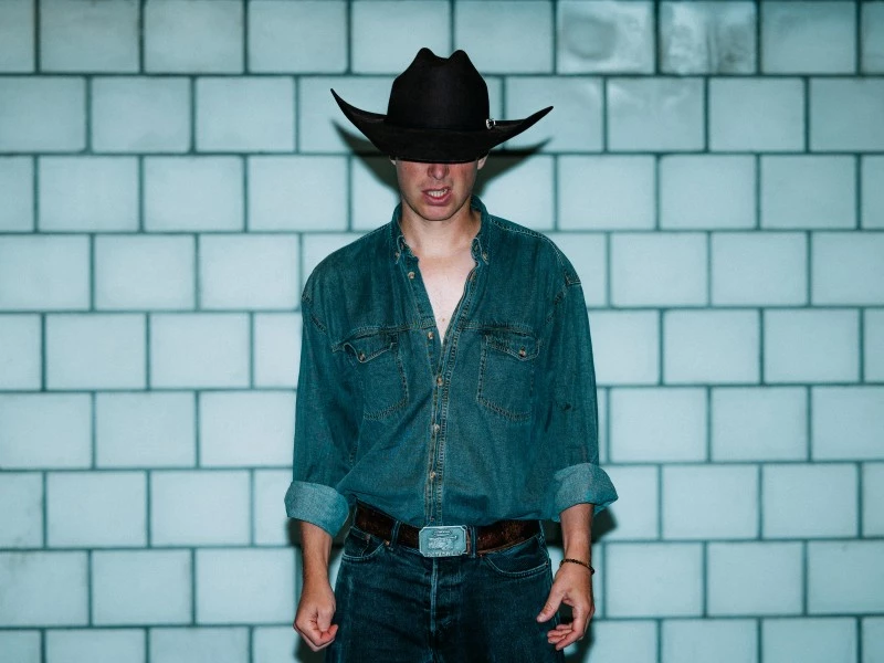 Loop Cowboy Horizontal 1 Colour