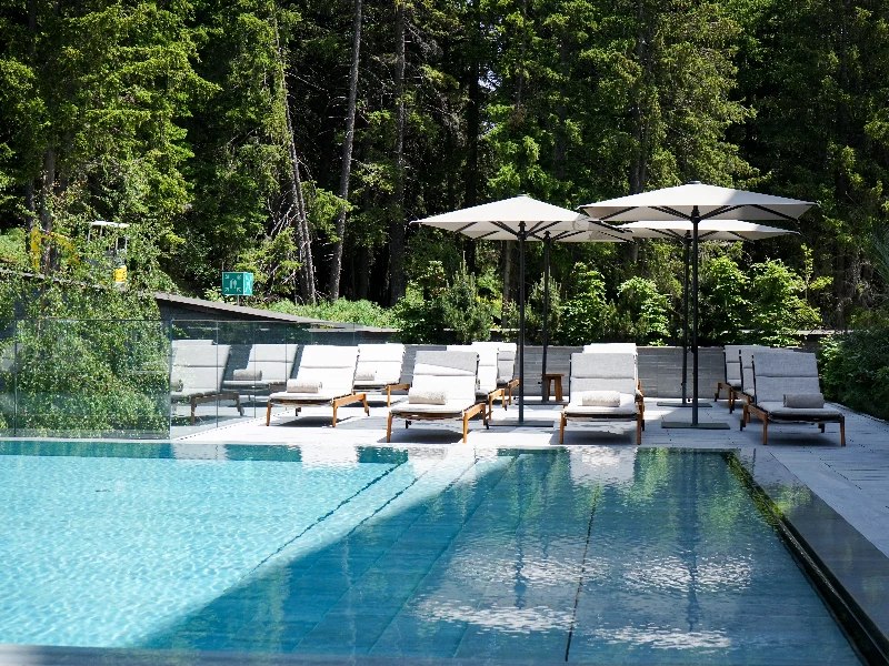 Six Senses Swimming pool