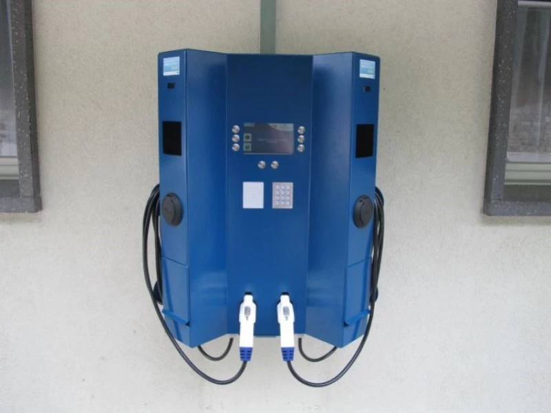 Borne recharge &eacute;lectrique
