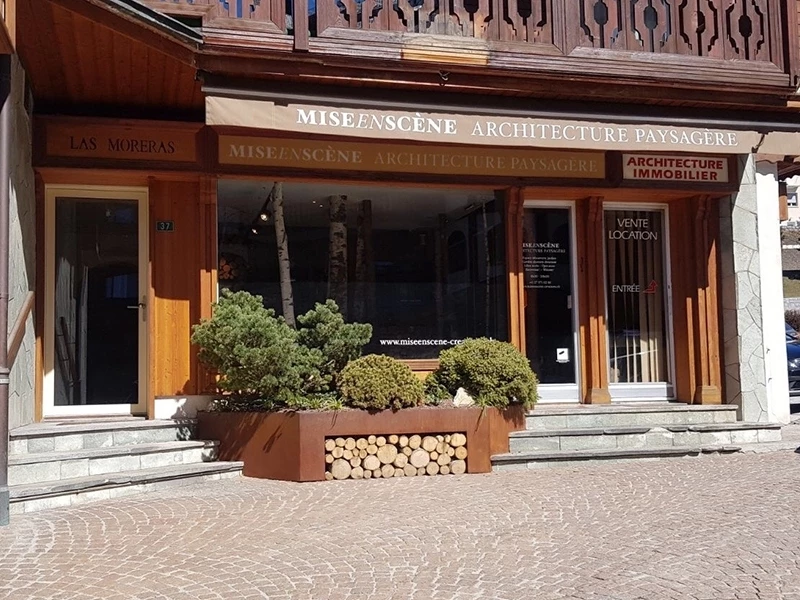 vitrine showroom